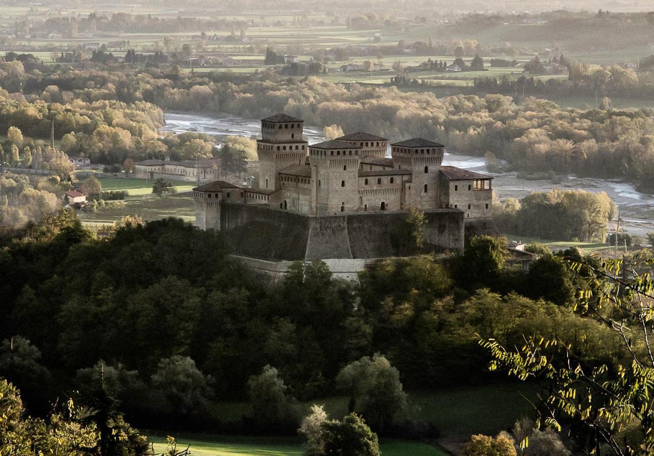 La Locanda Del Borgo Torrechiara Εξωτερικό φωτογραφία