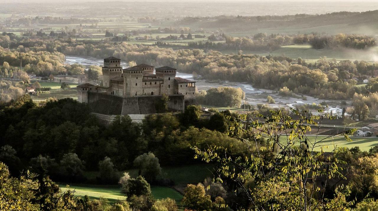 La Locanda Del Borgo Torrechiara Εξωτερικό φωτογραφία